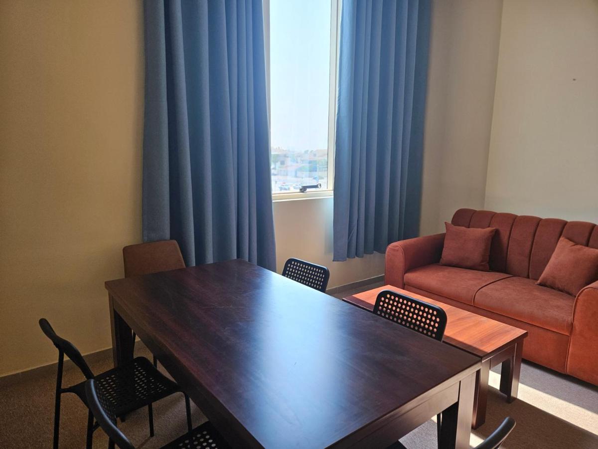 Oasis Hostel Abu Dhabi Esterno foto