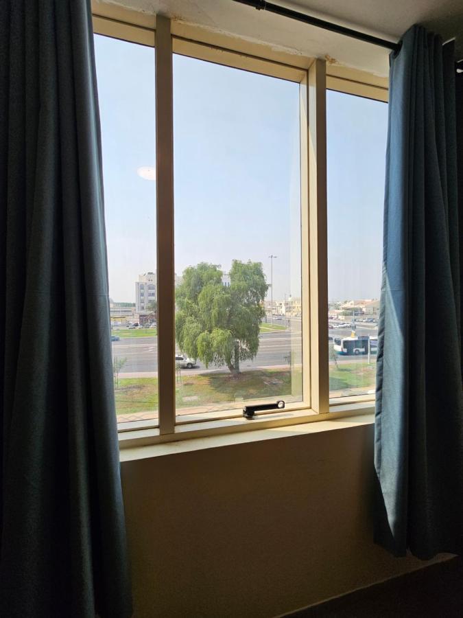 Oasis Hostel Abu Dhabi Esterno foto